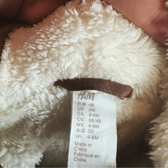H&M Baby Puffer Suit. - Picture 2 of 3
